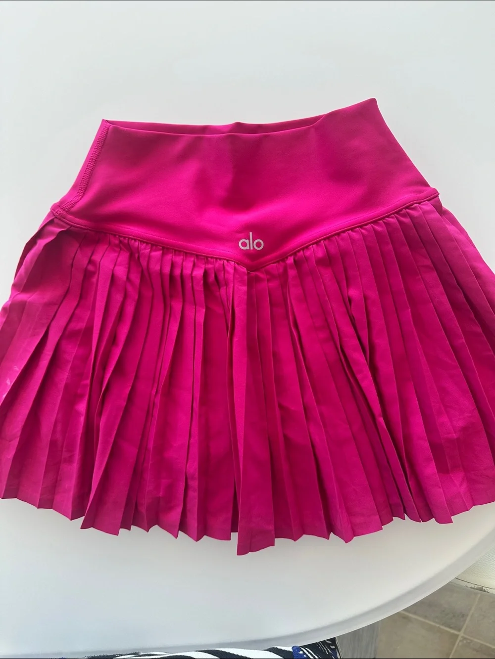 ALO Yoga Pleated Skater Skirt - Bright Fuchsia